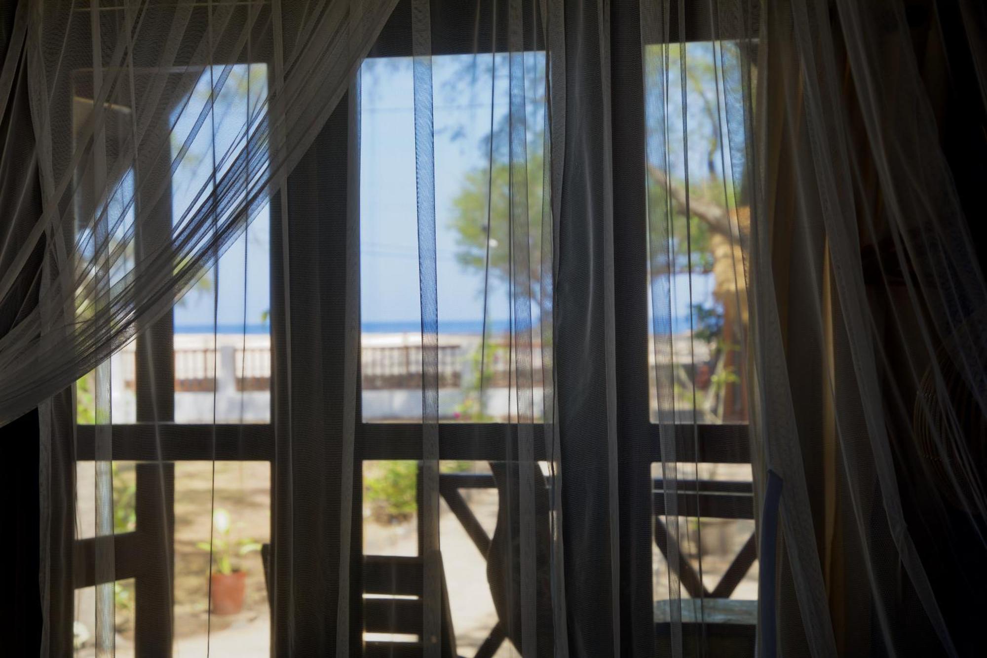 Villa Sunset Beach Gili Trawangan Bagian luar foto