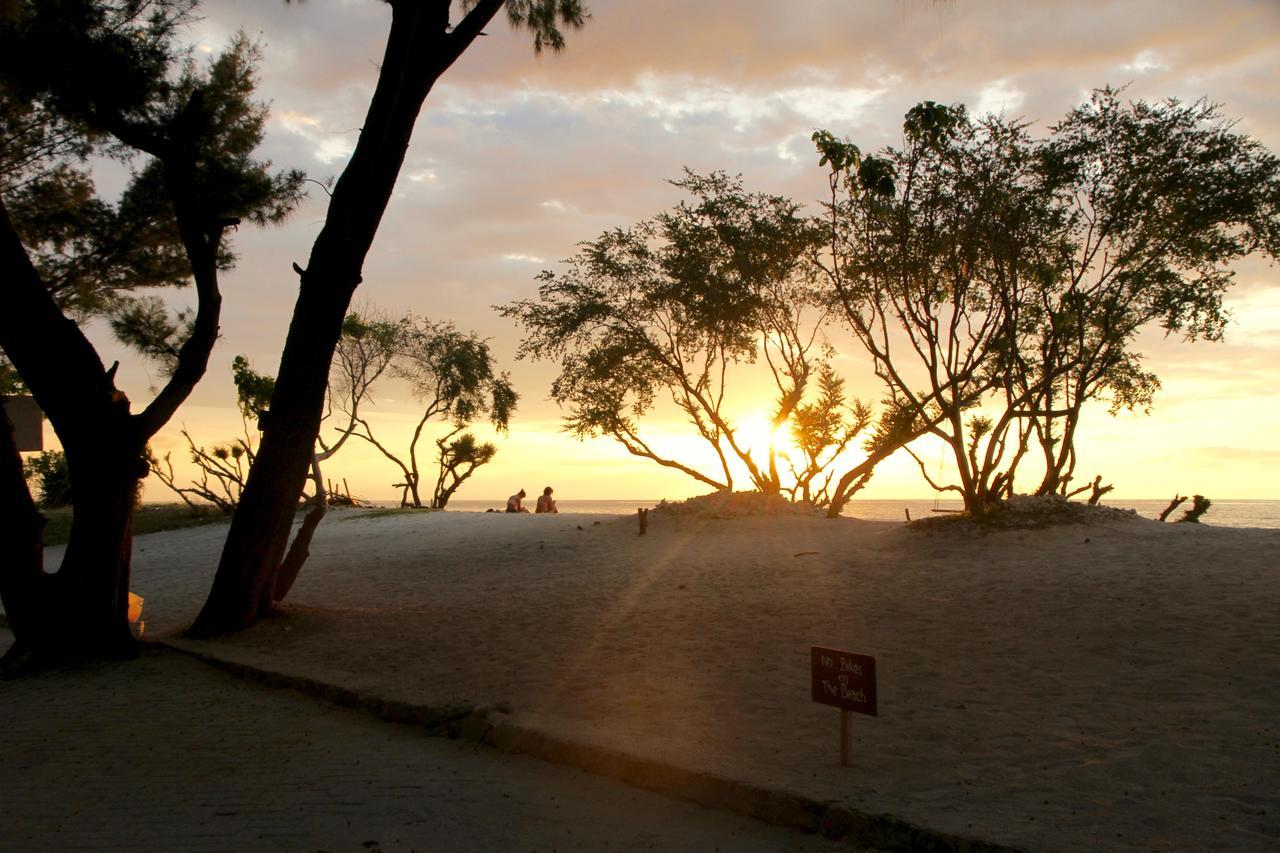 Villa Sunset Beach Gili Trawangan Bagian luar foto